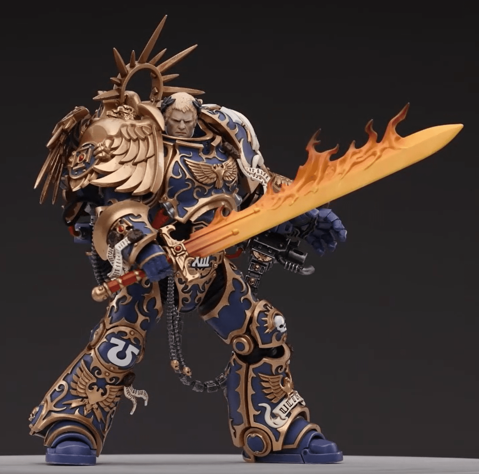 Joytoy Ultramarines Roboute Guilliman | Multizone: Comics And Games